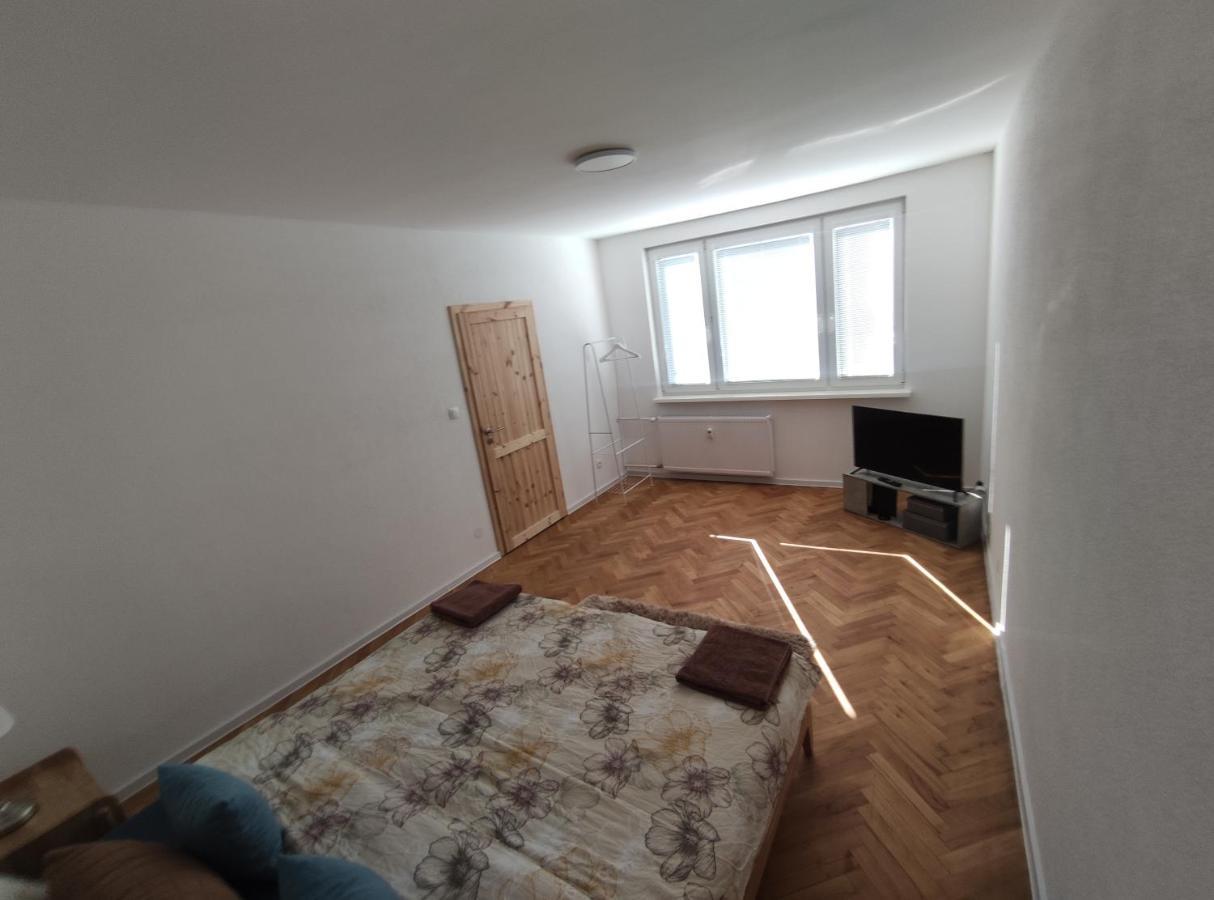 Sky Apartment Prievidza Bagian luar foto